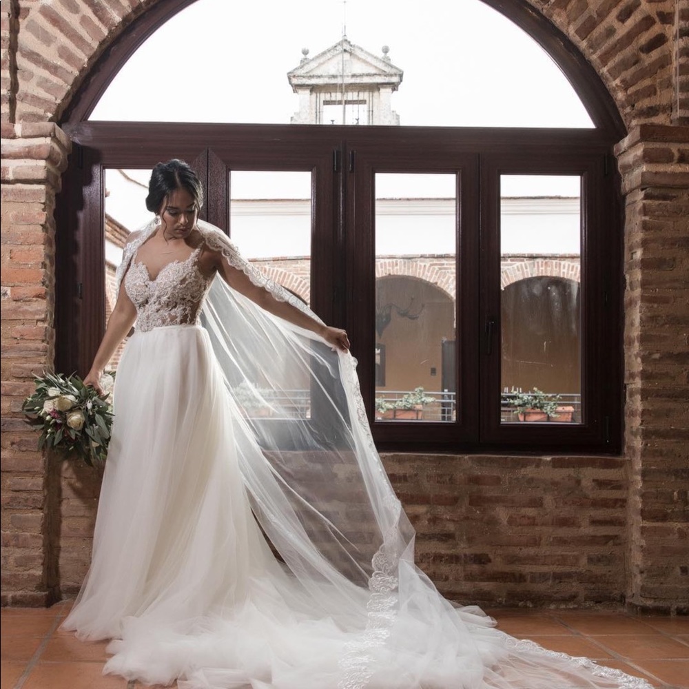Wedding dress